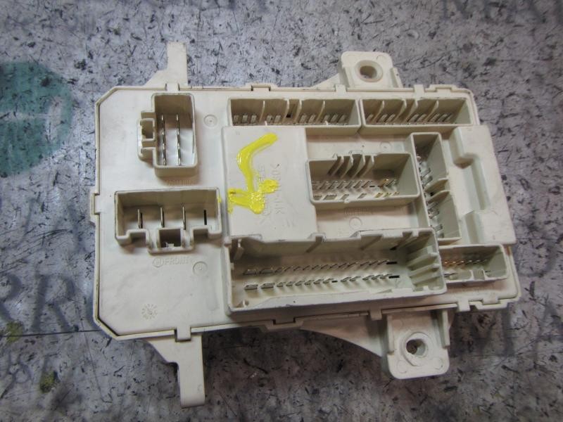 Recambio de caja reles / fusibles para kia cee´d 1.6 crdi cat referencia OEM IAM 919501H510 919501H510 