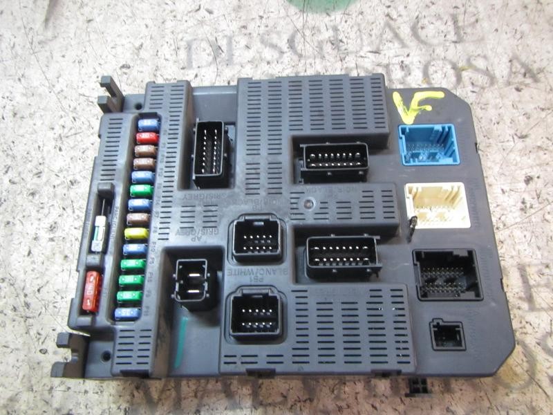 Recambio de caja reles / fusibles para peugeot 207 1.4 referencia OEM IAM   