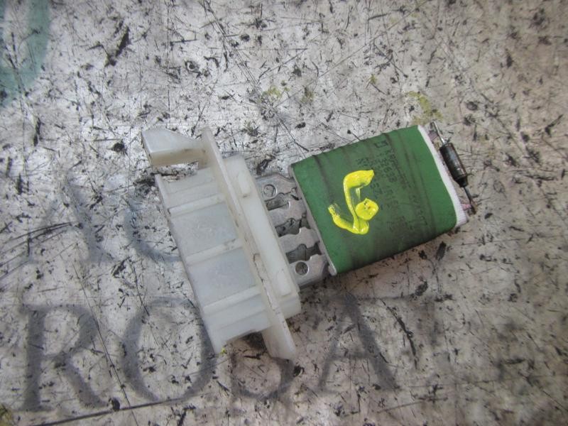 Recambio de resistencia calefaccion para peugeot 207 1.4 referencia OEM IAM   
