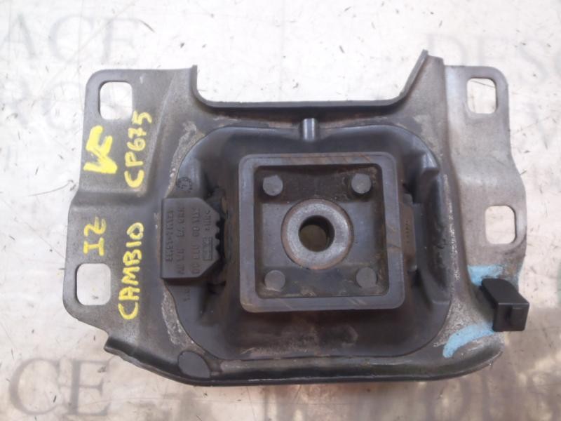 Recambio de soporte cambio para volvo c30 1.6 d momentum referencia OEM IAM 31359779  