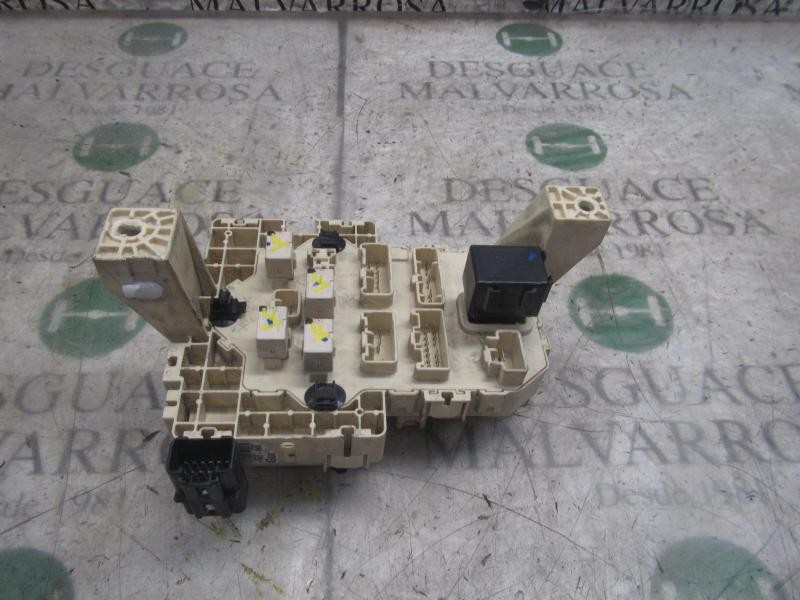 Recambio de caja reles / fusibles para suzuki swift berlina (mz) gl (5-ptas.) referencia OEM IAM 3678062JG0 3677062JC0 