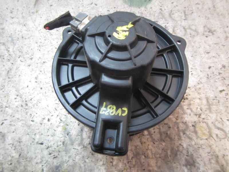 Recambio de motor calefaccion para kia rio 1.5 crdi referencia OEM IAM   