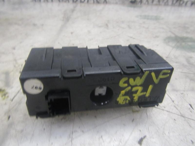 Recambio de pantalla multifuncion para citroën xsara berlina 1.6i sx referencia OEM IAM   