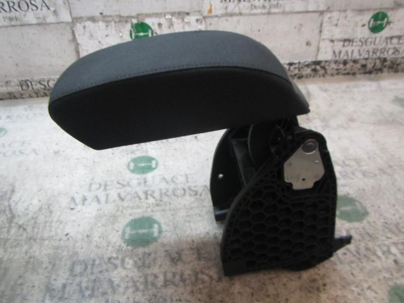 Recambio de apoyabrazos central para skoda yeti 1.2 tsi referencia OEM IAM 5L0864207CYGP  