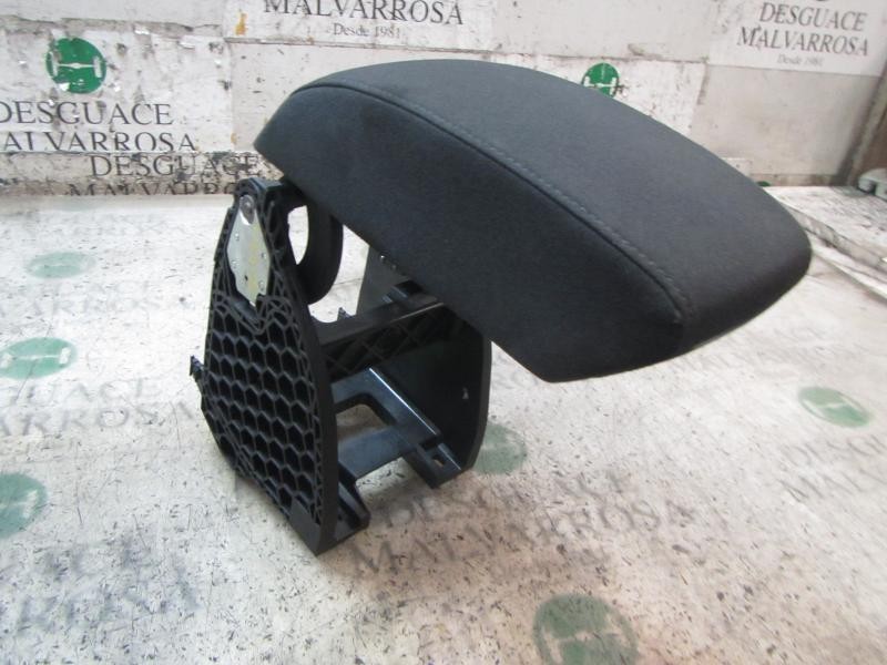 Recambio de apoyabrazos central para skoda yeti 1.2 tsi referencia OEM IAM 5L0864207CYGP  