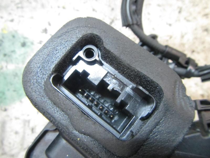 Recambio de cerradura puerta delantera izquierda para skoda yeti 1.2 tsi referencia OEM IAM 5K1837015B  