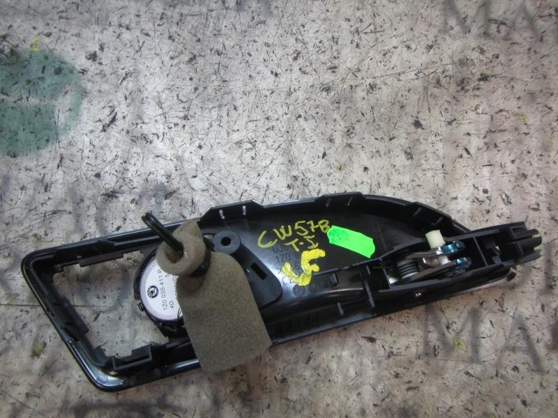 Recambio de maneta interior trasera izquierda para skoda yeti 1.2 tsi referencia OEM IAM 1Z0839221A739  