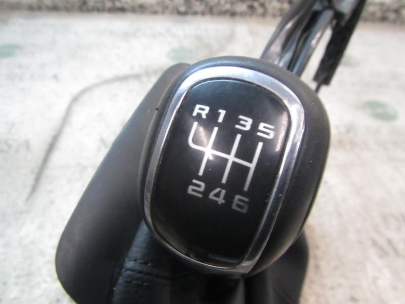 Recambio de palanca cambio para skoda yeti 1.2 tsi referencia OEM IAM 1K0711050A  