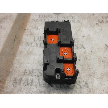 CAJA RELES / FUSIBLES 