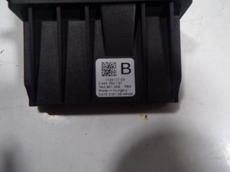Recambio de modulo electronico para audi q3 (8ug) 2.0 16v tdi referencia OEM IAM 7N0941329 7N0941329 