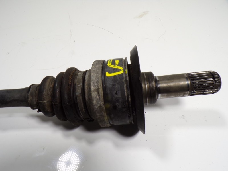 Recambio de transmision trasera izquierda para bmw serie 1 lim. (f20) 2.0 turbodiesel referencia OEM IAM 33208680347 7597681AI 