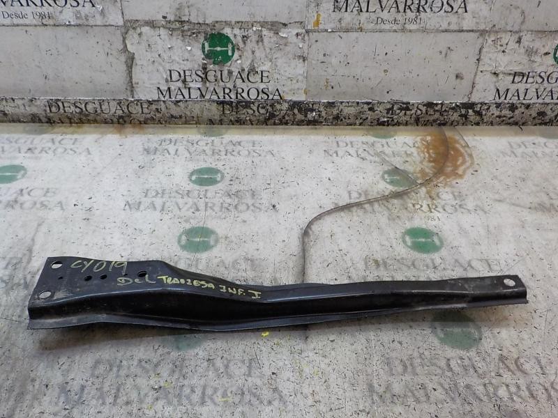 Recambio de travesaño inferior para dodge caliber 2.0 16v crd cat referencia OEM IAM 5105290AB  