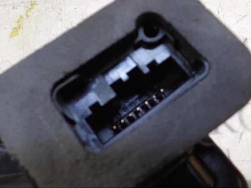 Recambio de cerradura puerta delantera derecha para skoda yeti elegance 4x4 referencia OEM IAM 5K2837016B 5E2837016 