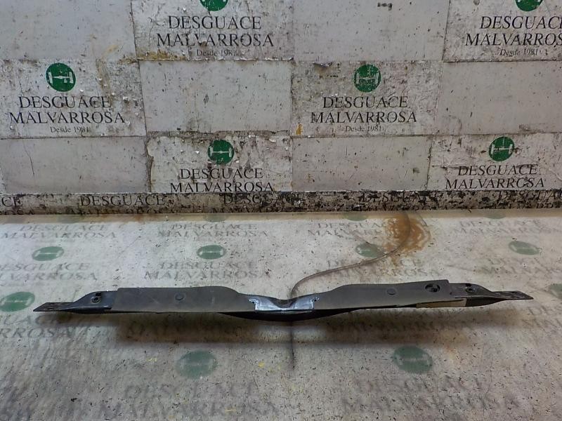 Recambio de travesaño superior para dodge caliber 2.0 16v crd cat referencia OEM IAM 5115986AE  