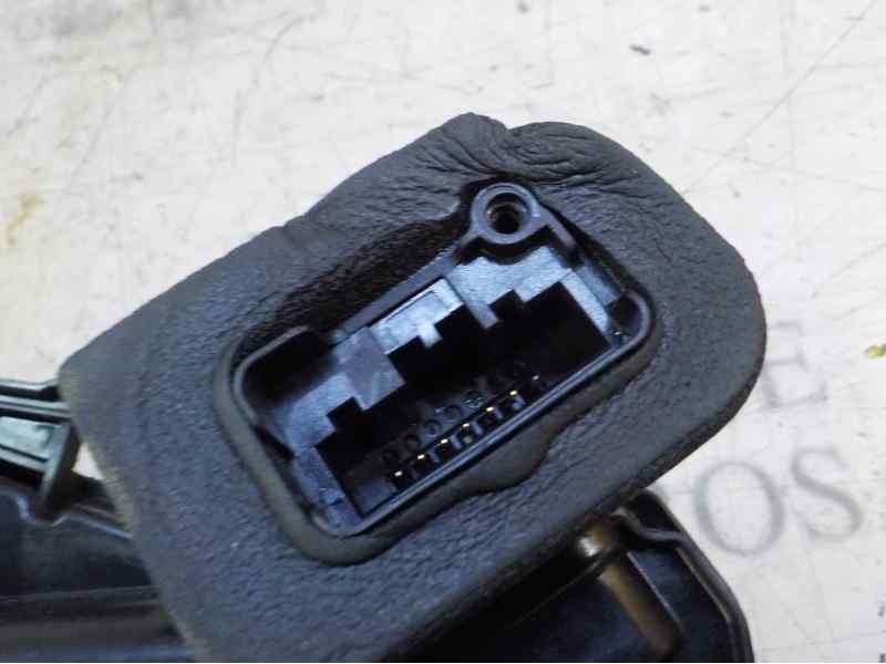 Recambio de cerradura puerta trasera derecha para skoda yeti elegance 4x4 referencia OEM IAM 5K4839016R 5E0839016 