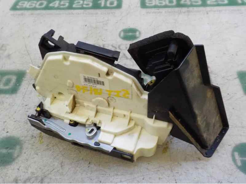 Recambio de cerradura puerta trasera izquierda para skoda yeti elegance 4x4 referencia OEM IAM 5K4839015R 5E0839015 