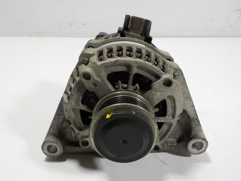 Recambio de alternador para opel corsa e 1.4 referencia OEM IAM 13585664 13585664B 