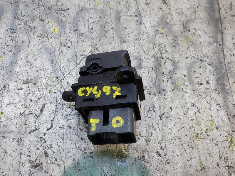 Recambio de mando elevalunas trasero derecho para kia soul 1.6 crdi cat referencia OEM IAM 935802K000WK  