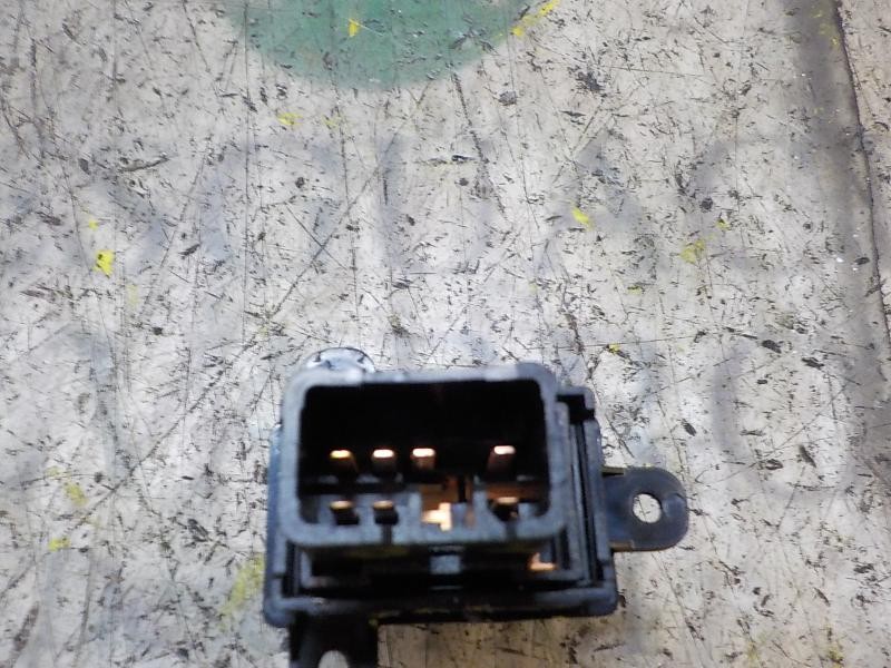 Recambio de mando elevalunas trasero derecho para kia soul 1.6 crdi cat referencia OEM IAM 935802K000WK  