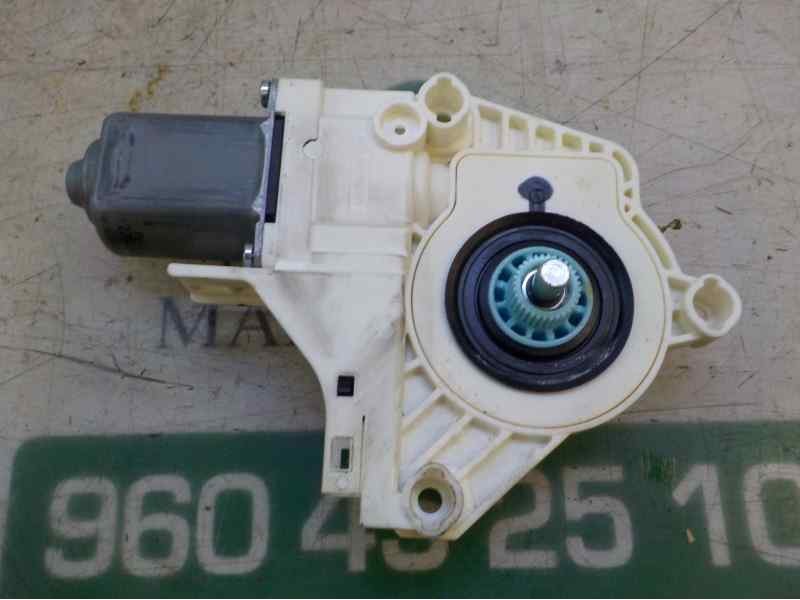 Recambio de motor elevalunas trasero izquierdo para skoda yeti elegance 4x4 referencia OEM IAM 5L0959811A 5L0959811A 