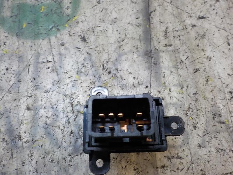 Recambio de mando elevalunas trasero izquierdo para kia soul 1.6 crdi cat referencia OEM IAM 935802K000WK  