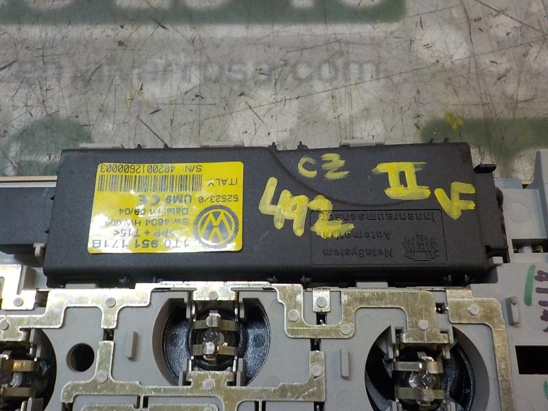 Recambio de piloto interior para volkswagen touran (1t1) 2.0 tdi referencia OEM IAM 1K0947291G7G8  