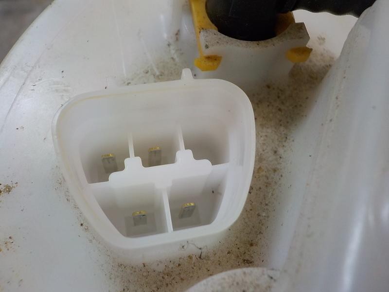 Recambio de aforador para toyota yaris 1.0 cat referencia OEM IAM 777040D070 777040D070 