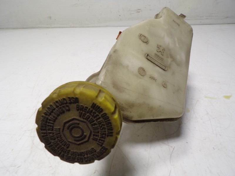 Recambio de bomba freno para citroën c-elysée 1.6 hdi fap referencia OEM IAM 4601R7 32069745 