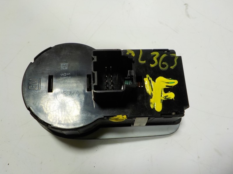 Recambio de mando luces para opel corsa e 1.4 referencia OEM IAM 13470443 13470443 