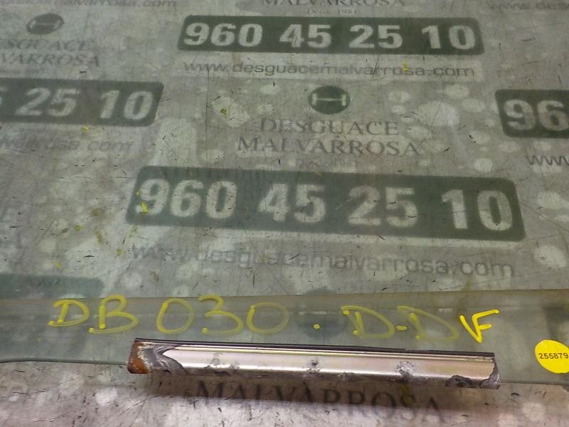 Recambio de cristal puerta delantero derecho para toyota yaris 1.0 cat referencia OEM IAM 681100D191  