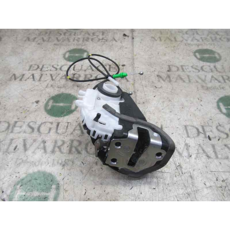 Recambio de cerradura puerta trasera derecha para toyota yaris 1.3 16v cat referencia OEM IAM 690500D310  