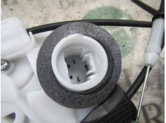 Recambio de cerradura puerta trasera derecha para toyota yaris 1.3 16v cat referencia OEM IAM 690500D310   2