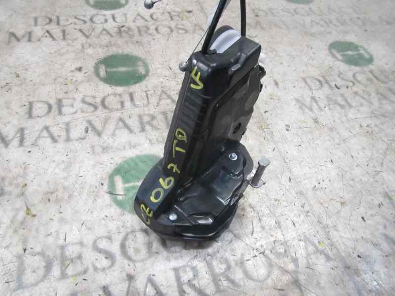 Recambio de cerradura puerta trasera derecha para toyota yaris 1.3 16v cat referencia OEM IAM 690500D310  