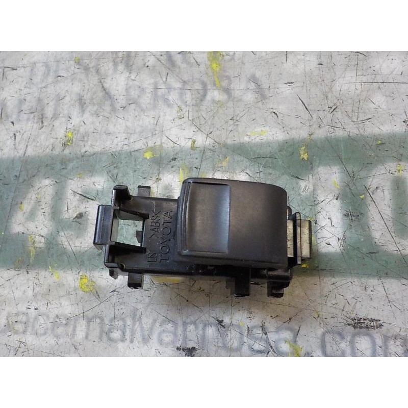 Recambio de mando elevalunas delantero derecho para toyota yaris 1.0 cat referencia OEM IAM 848100D030  