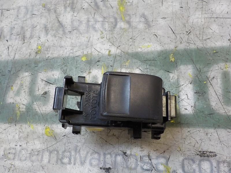 Recambio de mando elevalunas delantero derecho para toyota yaris 1.0 cat referencia OEM IAM 848100D030  