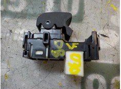 Recambio de mando elevalunas delantero derecho para toyota yaris 1.0 cat referencia OEM IAM 848100D030   2