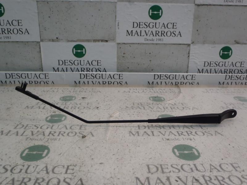 Recambio de brazo limpia delantero derecho para peugeot 207 sport referencia OEM IAM   