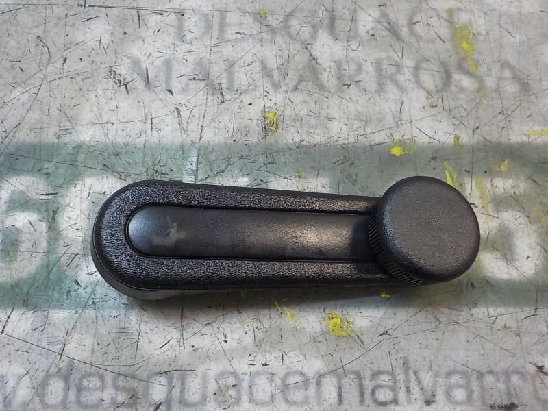 Recambio de maneta elevalunas trasera izquierda para toyota yaris 1.0 cat referencia OEM IAM 6926002020C0  