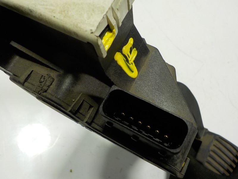 Recambio de potenciometro pedal para opel corsa e 1.4 referencia OEM IAM 13305804 13305804 