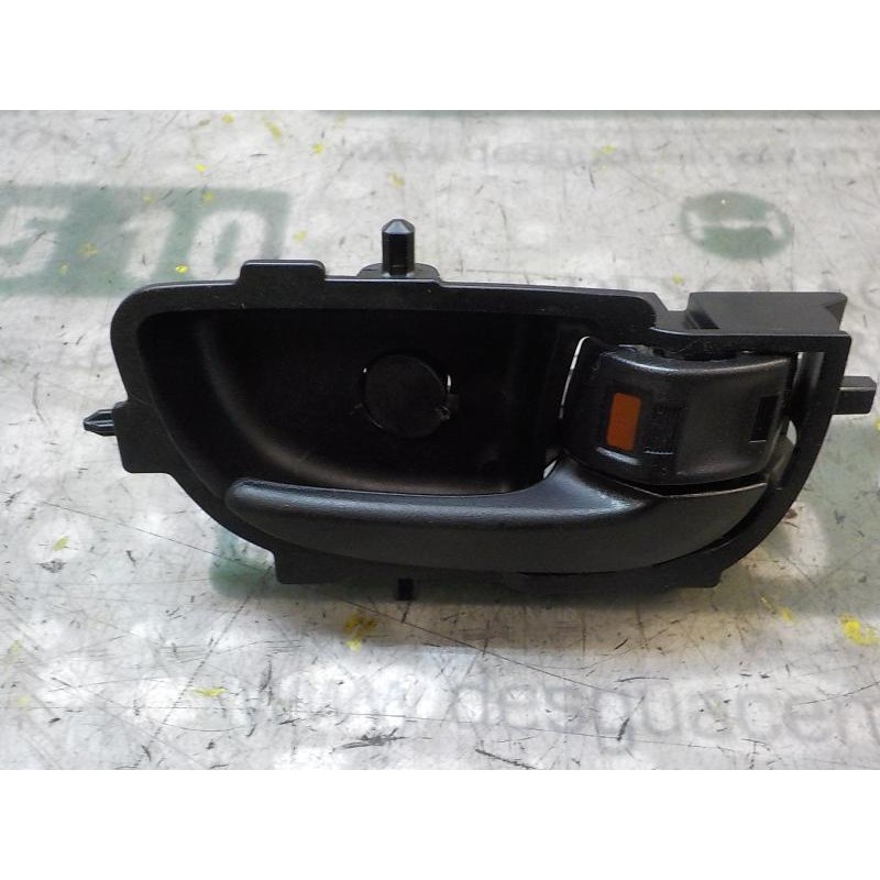 Recambio de maneta interior delantera derecha para toyota yaris 1.0 cat referencia OEM IAM 692050D270C0  