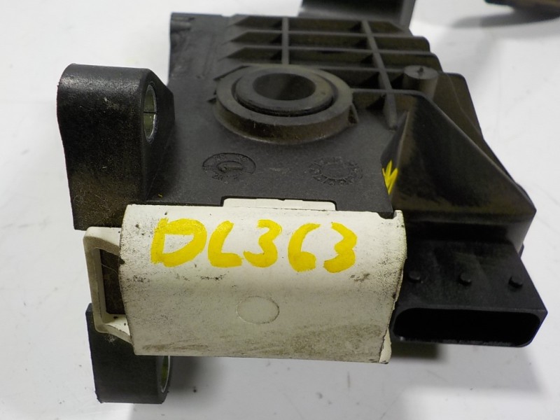 Recambio de potenciometro pedal para opel corsa e 1.4 referencia OEM IAM 13305804 13305804 