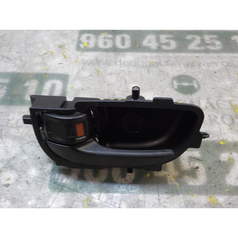 Recambio de maneta interior delantera izquierda para toyota yaris 1.0 cat referencia OEM IAM 692060D270C0  