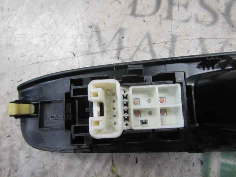 Recambio de mando elevalunas delantero derecho para toyota yaris 1.3 16v cat referencia OEM IAM 848100D030  