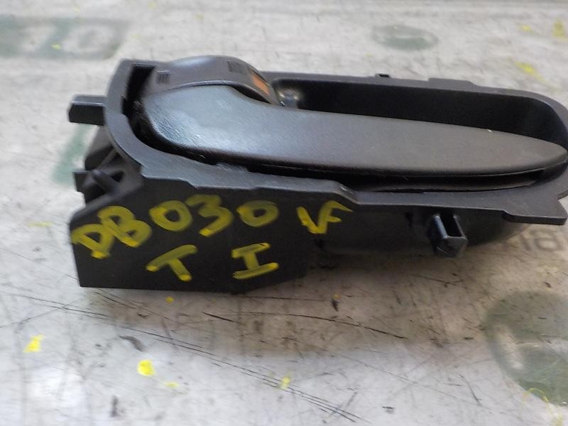 Recambio de maneta interior trasera izquierda para toyota yaris 1.0 cat referencia OEM IAM 692060D270C0  