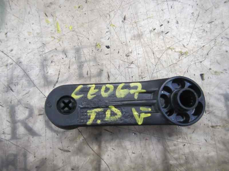 Recambio de maneta elevalunas trasera derecha para toyota yaris 1.3 16v cat referencia OEM IAM 6926002021C1  