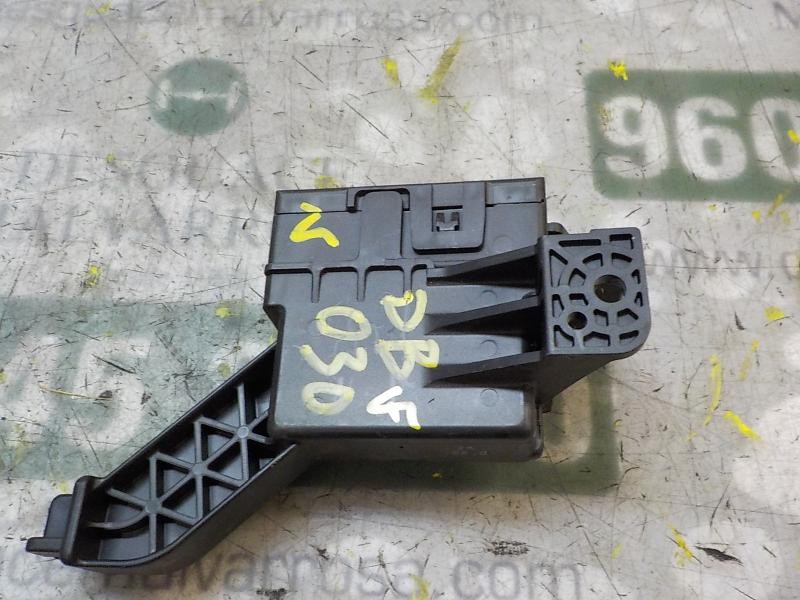 Recambio de modulo electronico para toyota yaris 1.0 cat referencia OEM IAM 886500D320 886500D320 MB1777005061