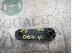 Recambio de maneta elevalunas trasera izquierda para toyota yaris 1.3 16v cat referencia OEM IAM 6926002021C1   2