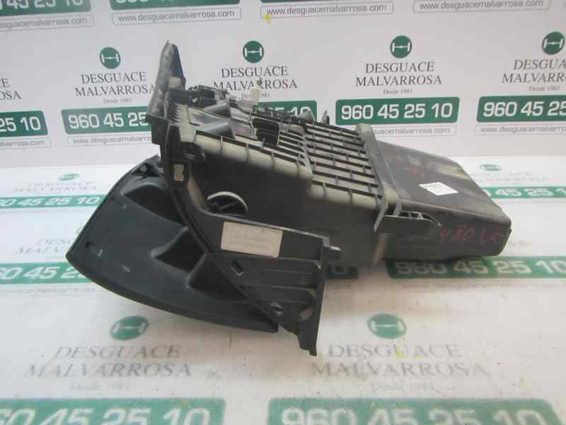 Recambio de guantera para renault megane iii berlina 5 p business referencia OEM IAM 681083896R  
