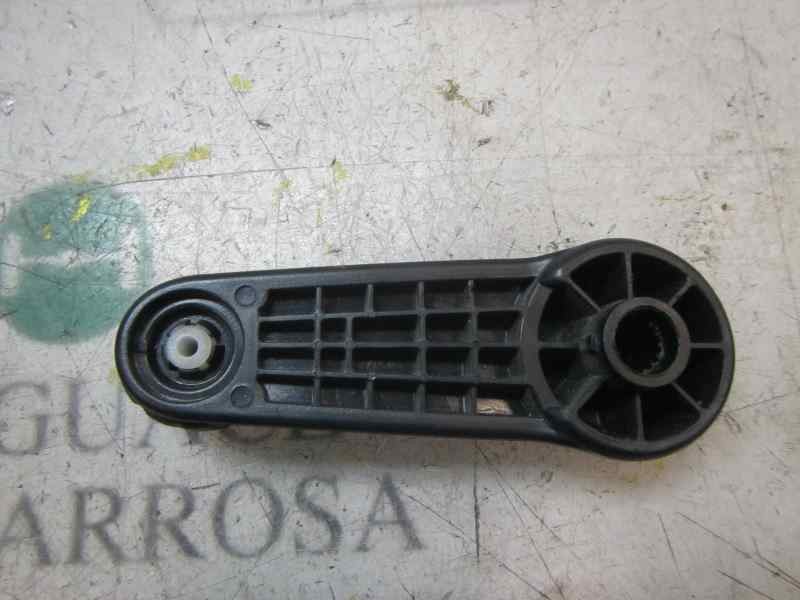 Recambio de maneta elevalunas trasera derecha para nissan micra (k13) 1.2 cat referencia OEM IAM   