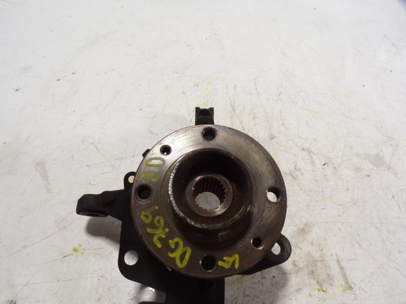 Recambio de mangueta delantera derecha para renault clio iv grandtour 1.5 dci diesel fap referencia OEM IAM   